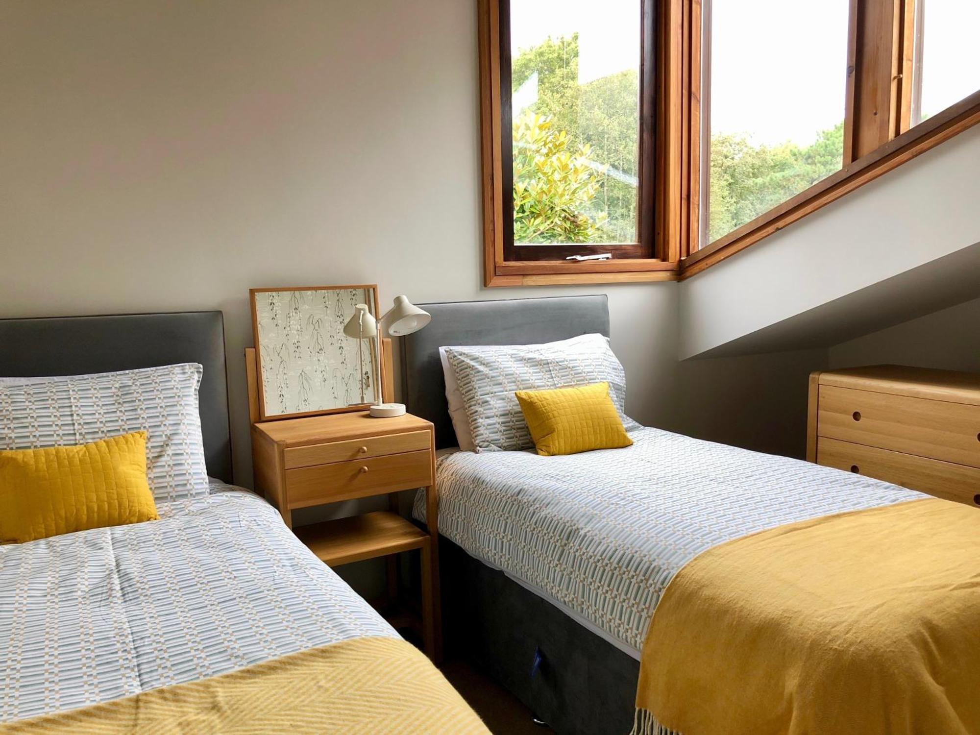 Unique & Rural Child Friendly Annexe With Large Gardens, Games & Tennis Court - Chichester Holiday Properties Exterior foto