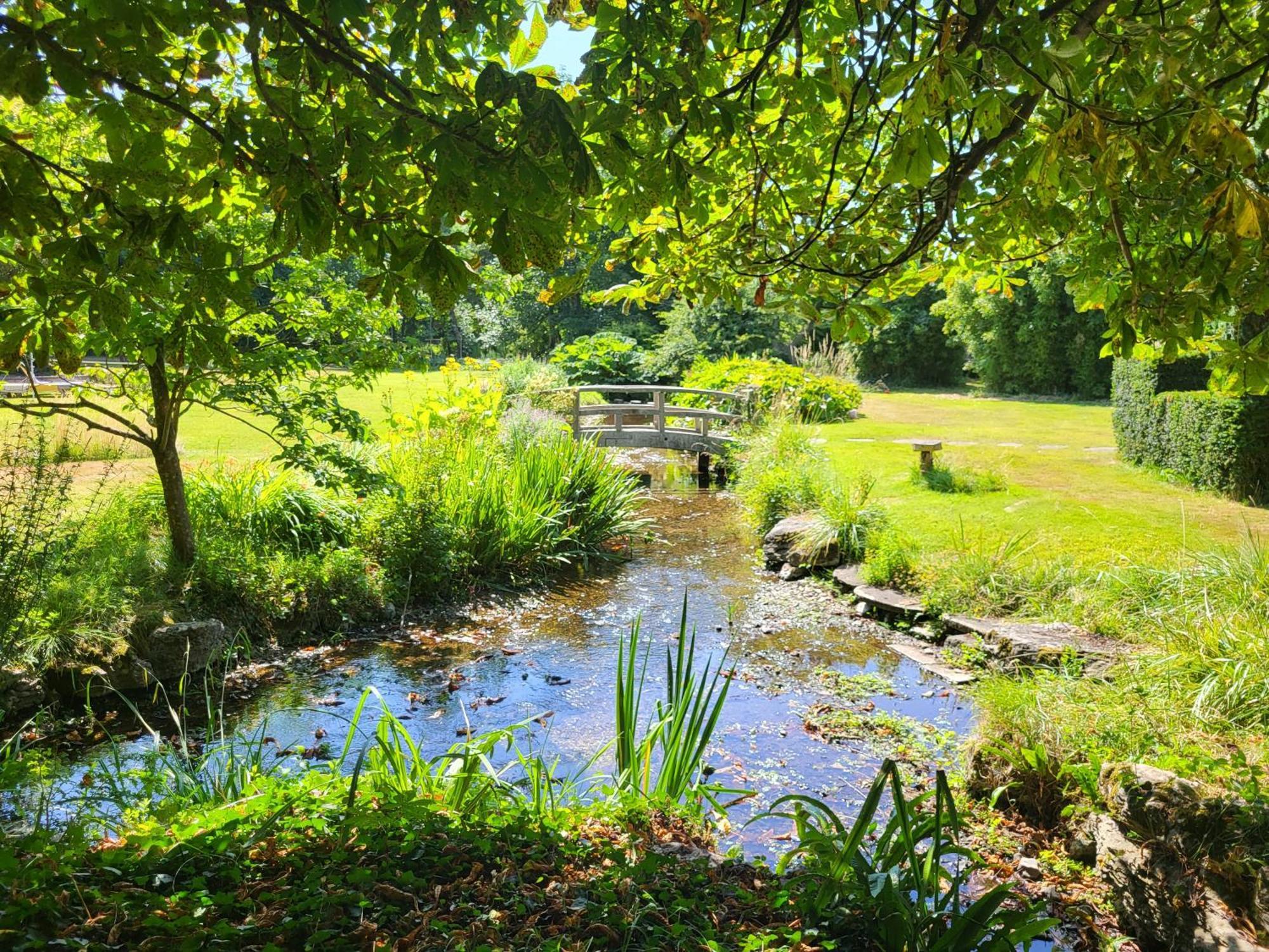 Unique & Rural Child Friendly Annexe With Large Gardens, Games & Tennis Court - Chichester Holiday Properties Exterior foto