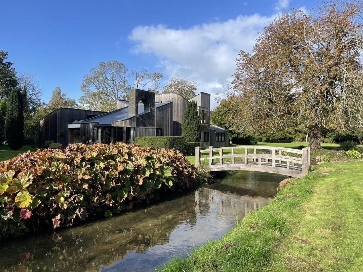 Unique & Rural Child Friendly Annexe With Large Gardens, Games & Tennis Court - Chichester Holiday Properties Exterior foto