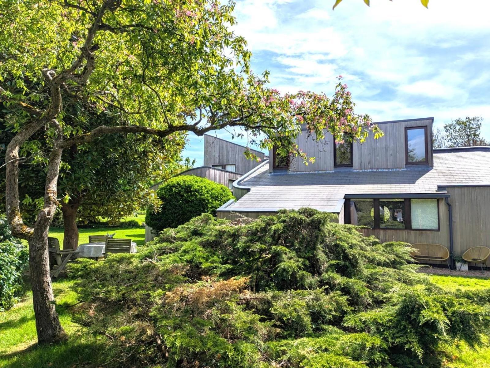 Unique & Rural Child Friendly Annexe With Large Gardens, Games & Tennis Court - Chichester Holiday Properties Exterior foto