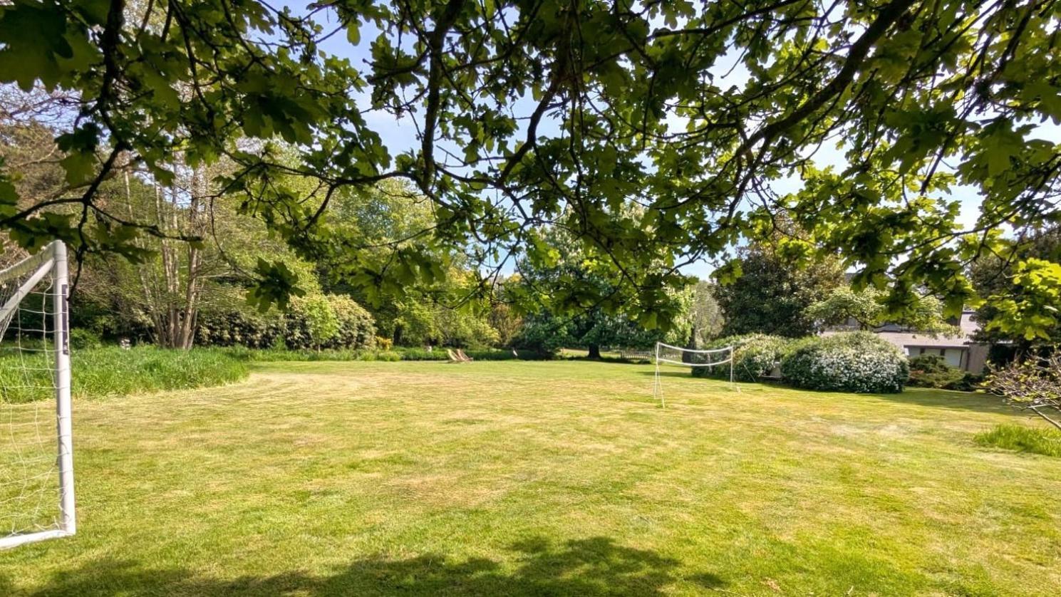 Unique & Rural Child Friendly Annexe With Large Gardens, Games & Tennis Court - Chichester Holiday Properties Exterior foto